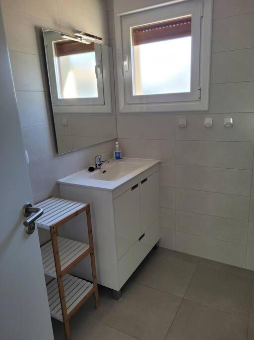 Casa Julio, Bonita Casa Comoda Y Espaciosa, Totalmente Reformada Con Terraza Y Jardin Privado Riezu Exterior foto