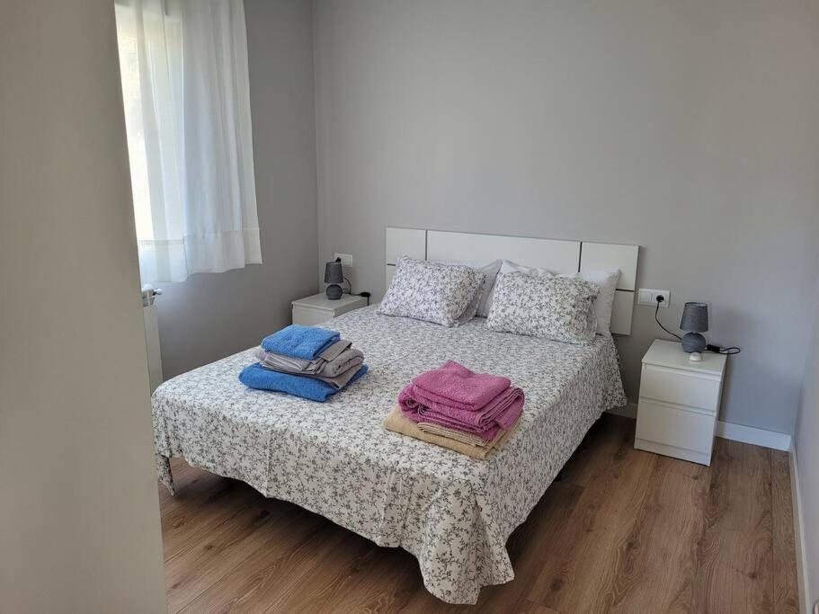 Casa Julio, Bonita Casa Comoda Y Espaciosa, Totalmente Reformada Con Terraza Y Jardin Privado Riezu Exterior foto